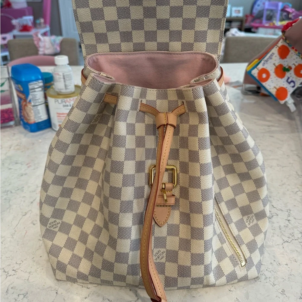 Louis Vuitton backpack, white with pink inside - Picture 2 of 5